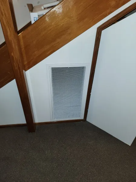 Ceiling diffusers, returns and floor grilles, supplied example 15