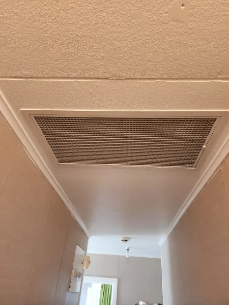 Ceiling diffusers, returns and floor grilles, supplied example 31
