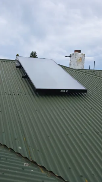 Solar panels on the roof, supplied example 80
