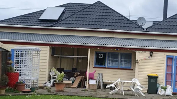 Solar panels on the roof, supplied example 5